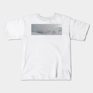 foggy mountains Kids T-Shirt